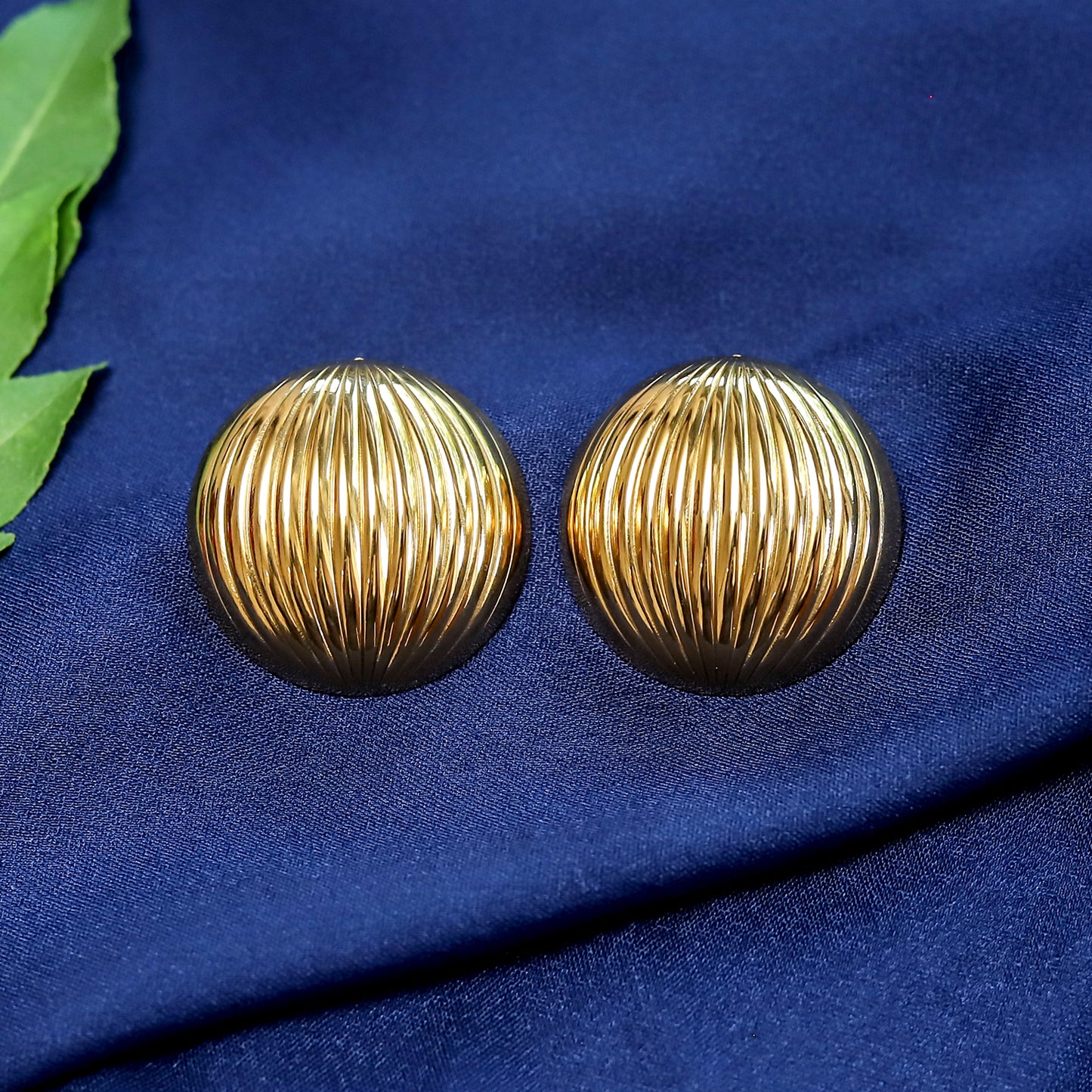 The Solaris Dome Studs