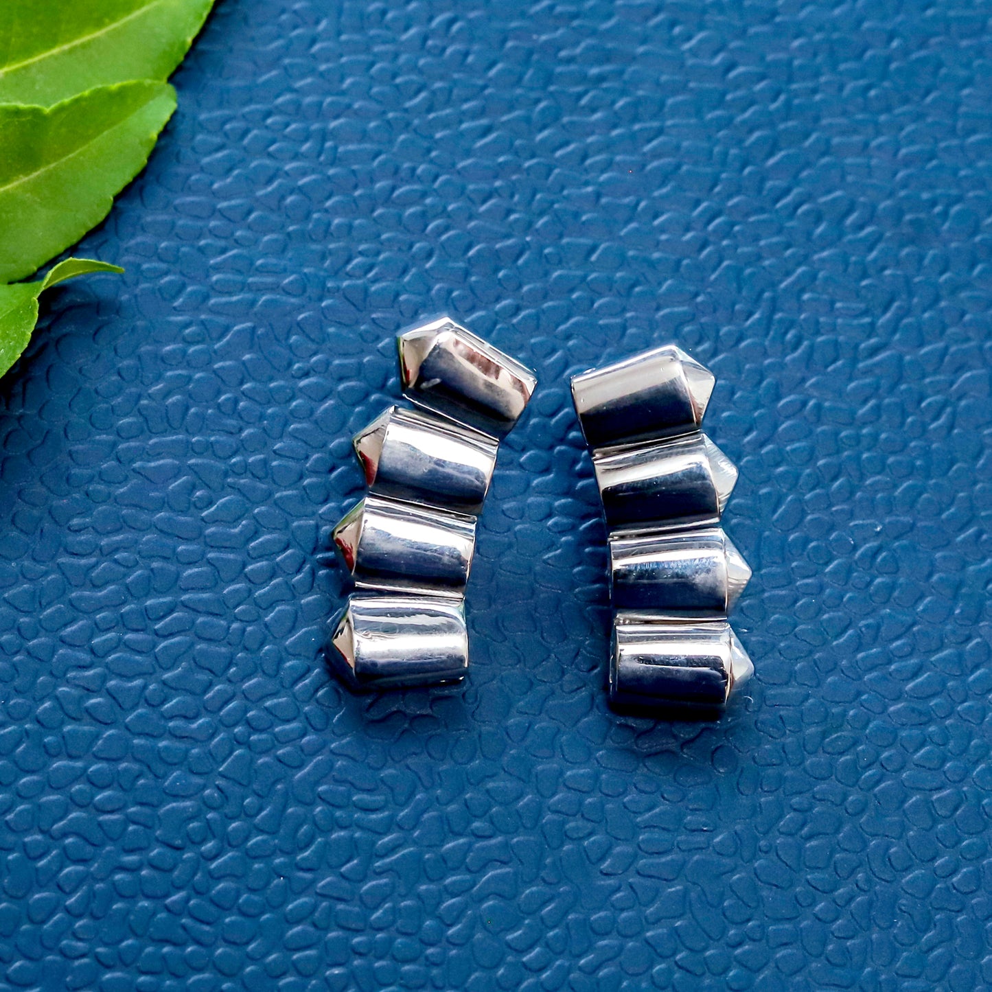 The Saffron Spine Set - Classic Silver