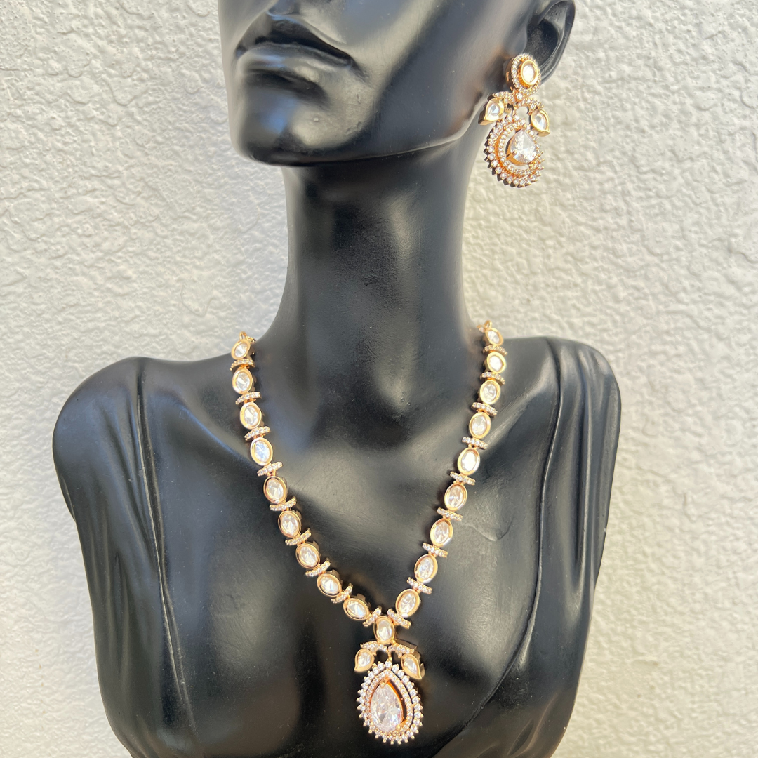The Sitara Kundan Necklace Set
