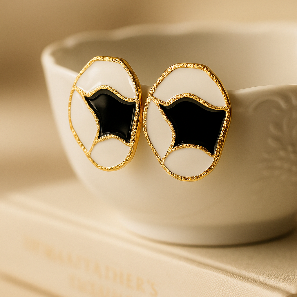 The Eclipse Shard Stud